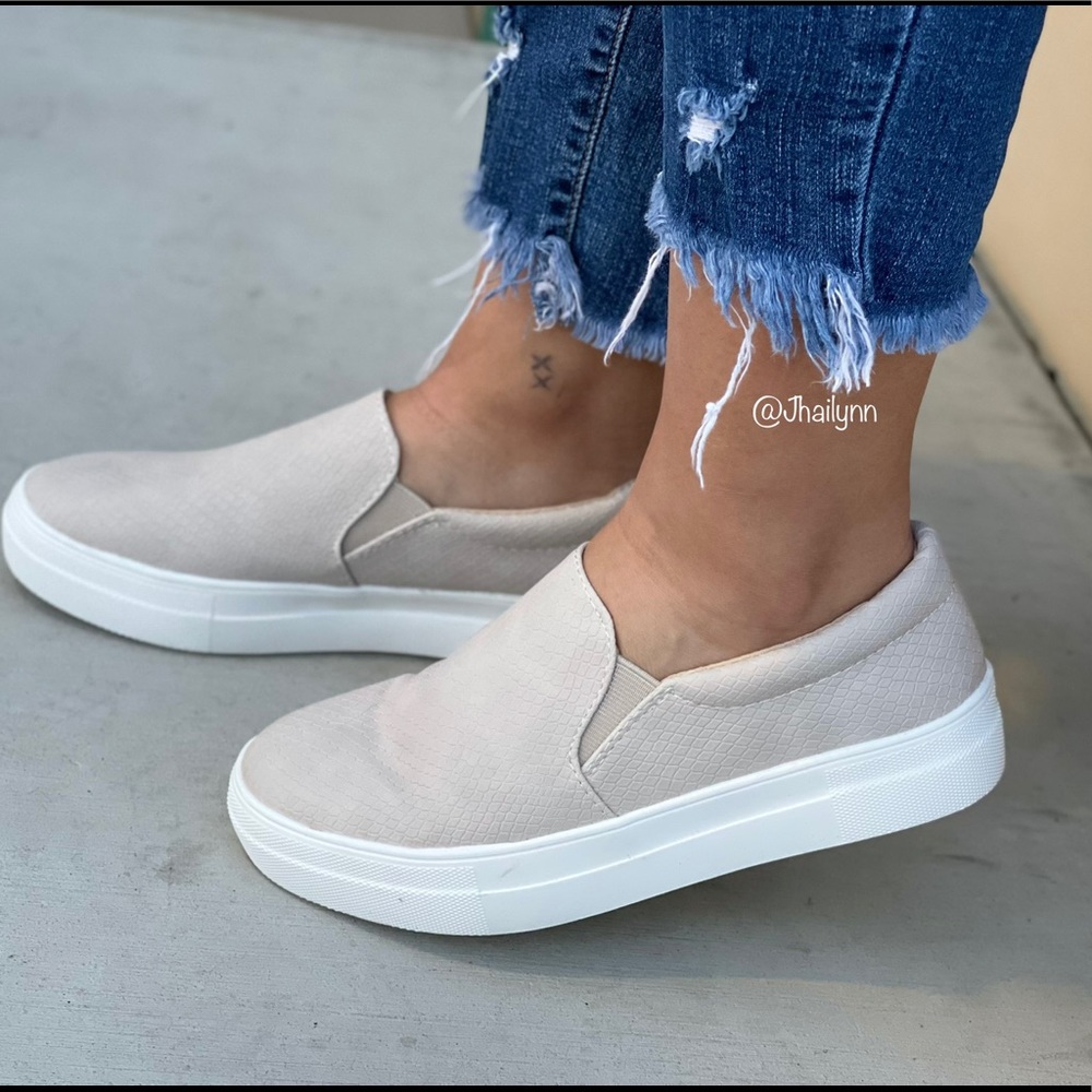 Stone Cobra Scale texture slip on sneakers